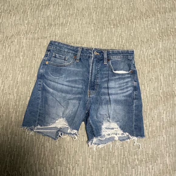 Old Navy Pants - Old Navy Frayed Hem Jean Shorts